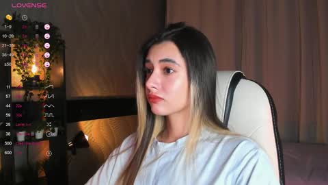 Belle online show from December 3, 3:36 am