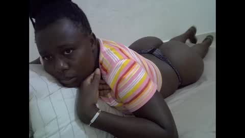 Snapshot of darling_ella chatting on March 15, 5:35 am darling_ella online show from March 15, 5:35 am