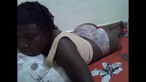 Snapshot of darling_ella chatting on March 28, 5:07 am darling_ella online show from March 28, 5:07 am