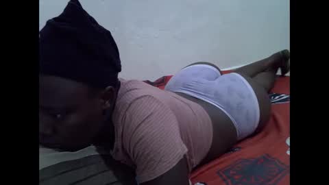 Snapshot of darling_ella chatting on April 3, 3:04 am darling_ella online show from April 3, 3:04 am