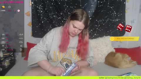 Snapshot of darling_tony18 chatting on December 9, 3:33 pm darling_tony18 online show from December 9, 3:33 pm