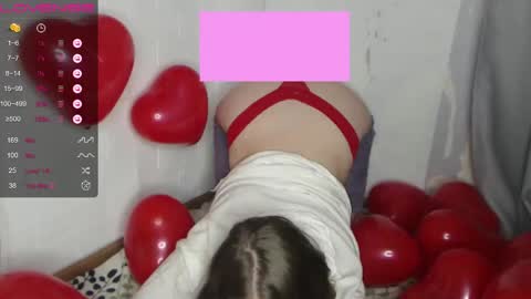 Snapshot of darling_tony18 chatting on June 6, 6:01 pm darling_tony18 online show from June 6, 6:01 pm
