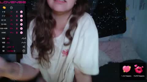 Snapshot of darling_tony18 chatting on July 3, 4:57 pm darling_tony18 online show from July 3, 4:57 pm