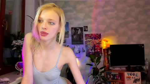 Snapshot of darlingdarinka chatting on February 9, 3:34 pm D online show from February 9, 3:34 pm