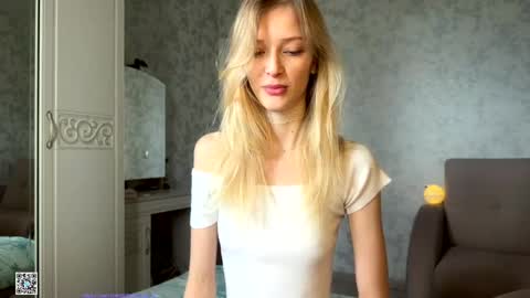 Snapshot of darlingdarinka chatting on October 13, 8:36 am D online show from October 13, 8:36 am