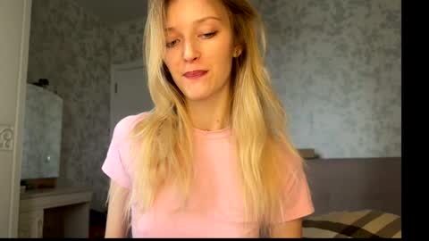 Snapshot of darlingdarinka chatting on October 24, 7:38 am D online show from October 24, 7:38 am