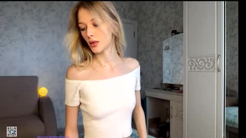 Snapshot of darlingdarinka chatting on November 1, 8:27 am D online show from November 1, 8:27 am