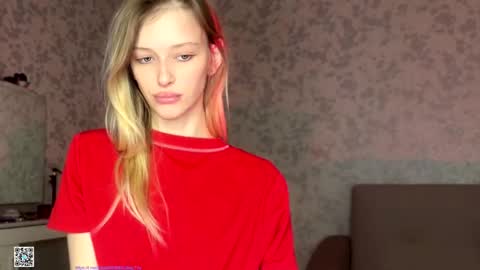 Snapshot of darlingdarinka chatting on November 4, 12:54 am D online show from November 4, 12:54 am