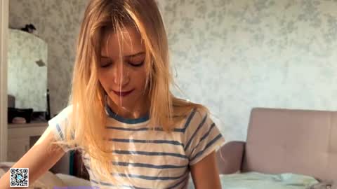 Snapshot of darlingdarinka chatting on November 22, 9:52 am D online show from November 22, 9:52 am