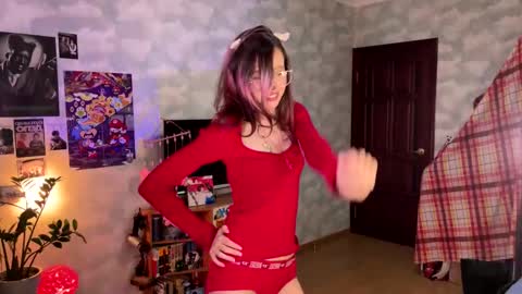 Snapshot of darlingdarinka chatting on December 15, 3:44 am D online show from December 15, 3:44 am