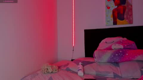 Darlyhooper online show from March 4, 12:16 am