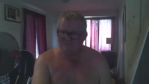 Snapshot of darwincock chatting on January 19, 12:49 am darwincock online show from January 19, 12:49 am