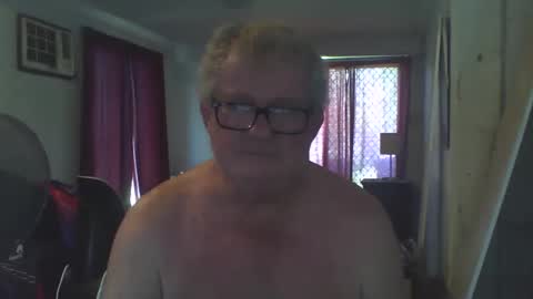 Snapshot of darwincock chatting on February 23, 3:45 am darwincock online show from February 23, 3:45 am