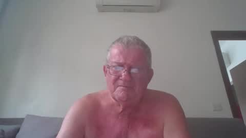 Snapshot of darwincock chatting on March 22, 3:21 am darwincock online show from March 22, 3:21 am