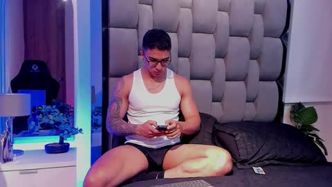 Dash online show from February 3, 11:15 am