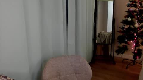 dashaprivet online show from December 19, 2:02 pm