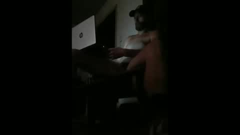 dat_guy8806 online show from January 9, 11:35 am