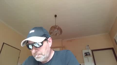 Snapshot of dauer1982 chatting on June 9, 2:50 pm dauer1982 online show from June 9, 2:50 pm