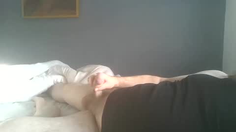 Snapshot of dave19704321 chatting on February 4, 8:35 am dave19704321 online show from February 4, 8:35 am