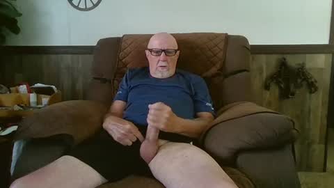 Snapshot of dave571960 chatting on July 4, 10:21 am dave571960 online show from July 4, 10:21 am