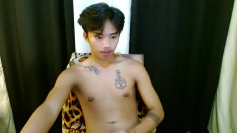 Snapshot of dave_boyyy chatting on October 4, 6:55 am dave_boyyy online show from October 4, 6:55 am