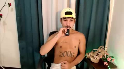 Snapshot of dave_cummers chatting on February 1, 12:09 am DAVE online show from February 1, 12:09 am