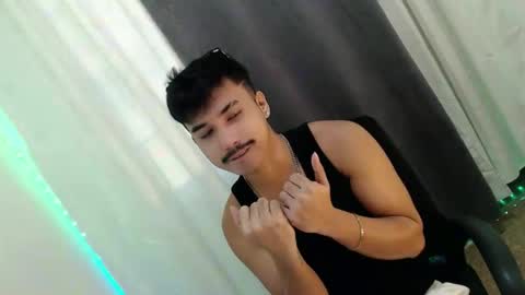 Snapshot of dave_cummers chatting on March 3, 12:39 am DAVE online show from March 3, 12:39 am