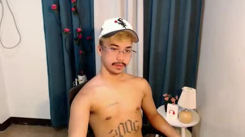 Snapshot of dave_cummers chatting on April 29, 1:53 am DAVE online show from April 29, 1:53 am