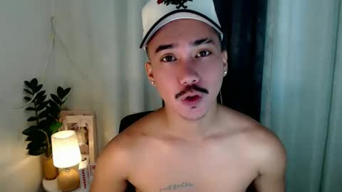 Snapshot of dave_cummers chatting on May 4, 11:23 pm DAVE online show from May 4, 11:23 pm