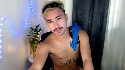 Snapshot of dave_cummers chatting on May 14, 2:51 am DAVE online show from May 14, 2:51 am