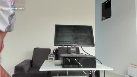 Snapshot of dave_hs chatting on January 27, 8:28 pm dave_hs online show from January 27, 8:28 pm