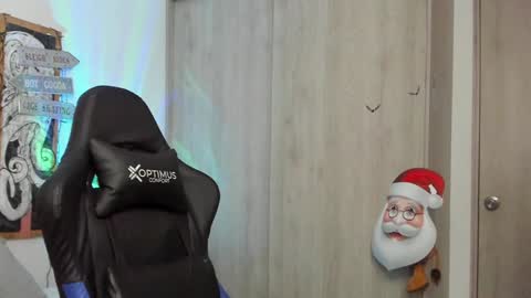 DAVE MAX online show from December 18, 4:39 pm