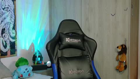 DAVE MAX online show from February 2, 7:14 pm