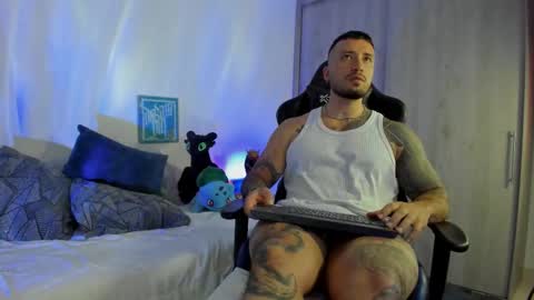 Snapshot of dave_max93 chatting on March 26, 3:23 am DAVE MAX online show from March 26, 3:23 am