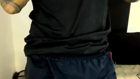 Snapshot of davebroww chatting on February 5, 1:04 am Dave Brown online show from February 5, 1:04 am