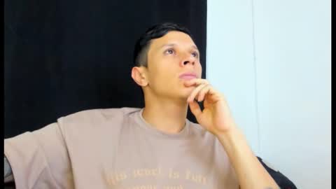 Snapshot of davebroww chatting on February 27, 8:42 pm Dave Brown online show from February 27, 8:42 pm