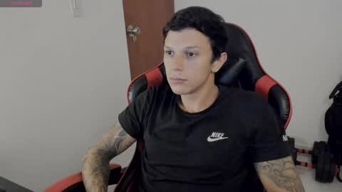 Snapshot of davebroww chatting on October 7, 11:13 pm Dave Brown online show from October 7, 11:13 pm