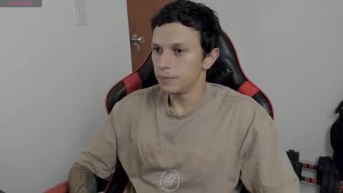 Snapshot of davebroww chatting on October 10, 1:37 am Dave Brown online show from October 10, 1:37 am