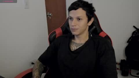 Snapshot of davebroww chatting on October 12, 11:31 am Dave Brown online show from October 12, 11:31 am