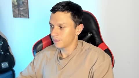 Snapshot of davebroww chatting on February 18, 1:12 am Dave Brown online show from February 18, 1:12 am