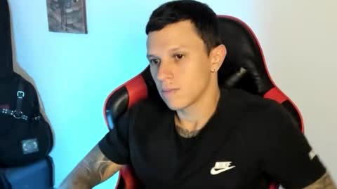 Snapshot of davebroww chatting on February 20, 2:08 am Dave Brown online show from February 20, 2:08 am