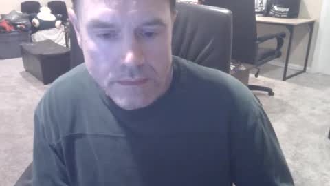 Snapshot of daved14u chatting on October 25, 6:54 am daved14u online show from October 25, 6:54 am