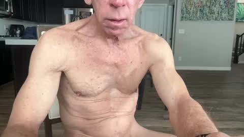 Snapshot of davepilotman205131 chatting on January 27, 5:15 pm davepilotman205131 online show from January 27, 5:15 pm