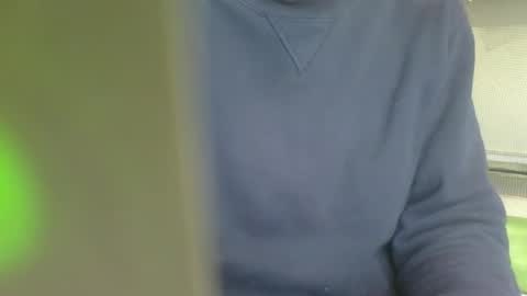 Snapshot of davesmth chatting on December 1, 12:54 pm Davesmth online show from December 1, 12:54 pm