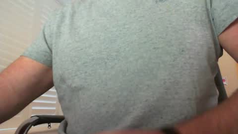 davesu12345 online show from October 22, 6:35 am