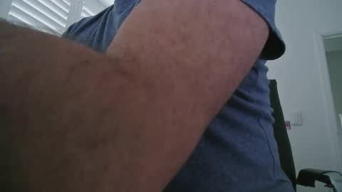 davesu12345 online show from February 25, 8:13 am