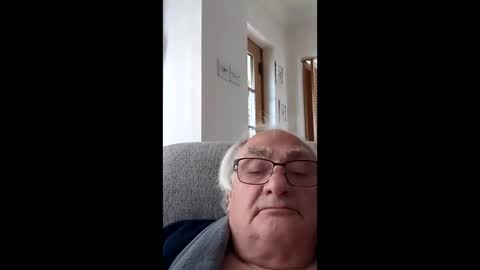 Snapshot of david184452 chatting on May 5, 10:45 am david184452 online show from May 5, 10:45 am