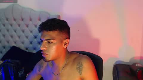 Snapshot of david_bandercock chatting on November 12, 5:08 am david_bandercock online show from November 12, 5:08 am