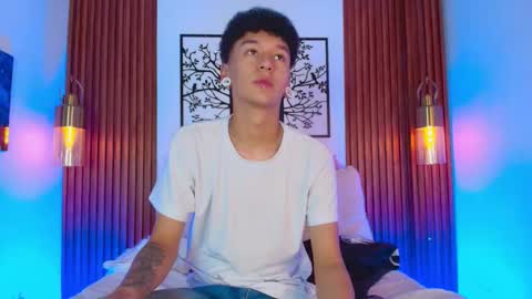 Snapshot of david_banks_ chatting on February 2, 12:37 pm David online show from February 2, 12:37 pm