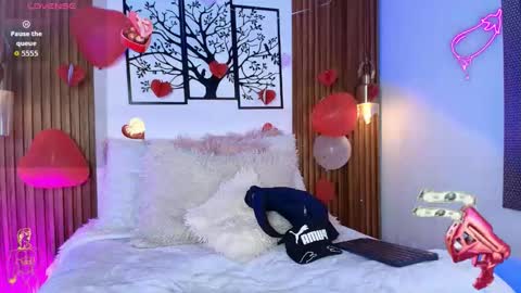 Snapshot of david_banks_ chatting on February 19, 12:34 pm David online show from February 19, 12:34 pm